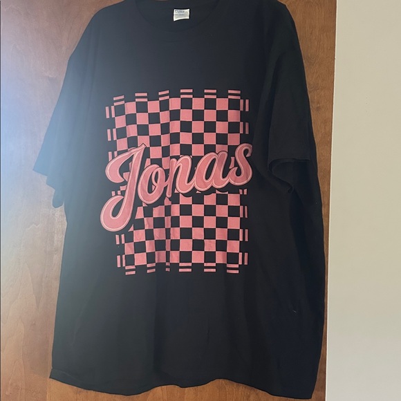 Checkered Pink Jonas Name T-Shirt Black Tee - Concert Jonas Shirt NWOT - Picture 3 of 4